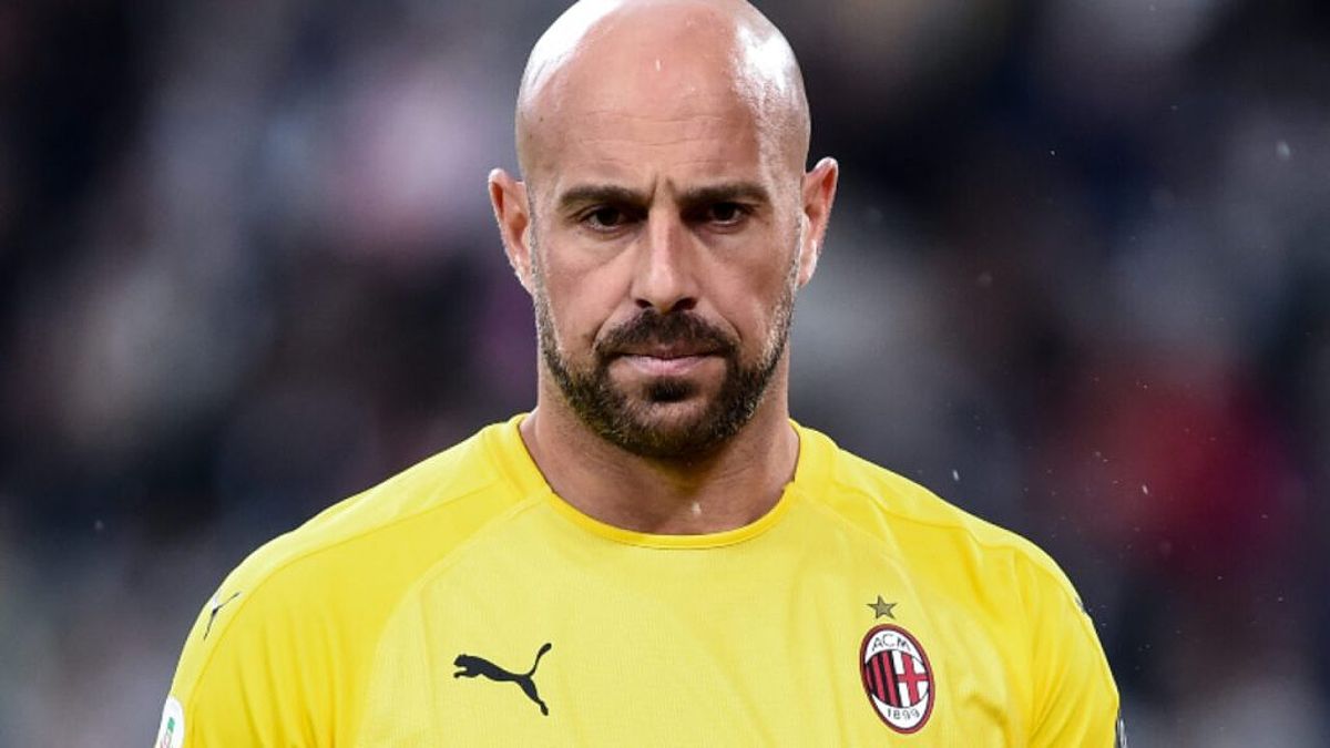 Pepe Reina saat bermain