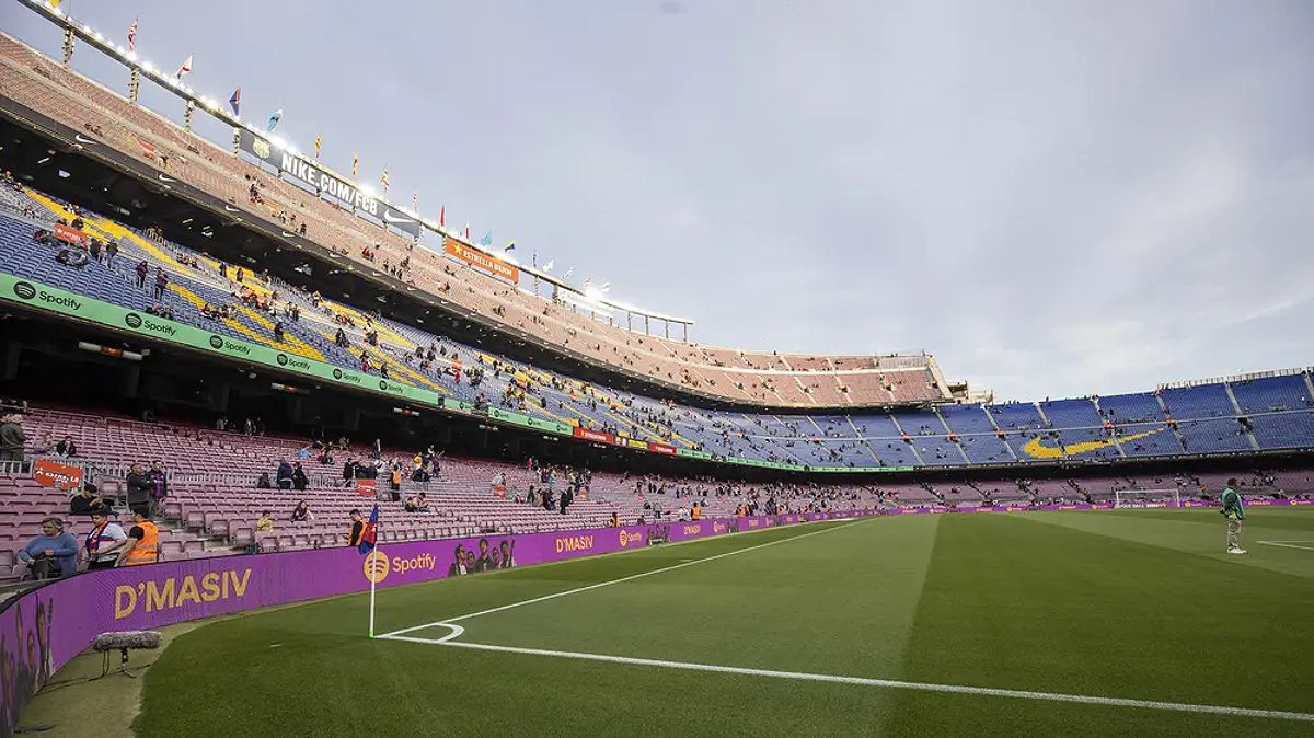 D'Masiv Muncul di Billboard di Camp Nou Stadion Barcelona, Fans Auto Bangga